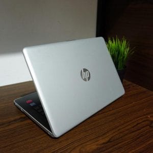 3 Rekomendasi Laptop HP yang Ringan Terbaru