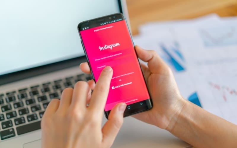7 Cara Membalas Komentar di Instagram Terbaru